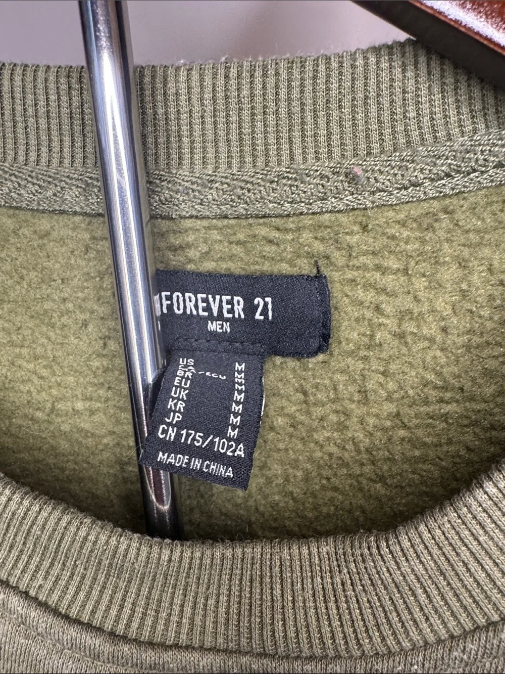 Forever 21 Men's Olive Green Crewneck Sweater men’s medium